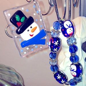 CUTE MERVYNS VINTAGE SNOWMAN BRACELET & BROOCH - SILVERTONE AND BLUE